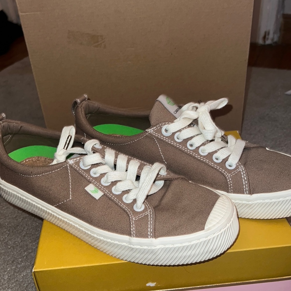 Brown Cariuma 9.5 sneakers